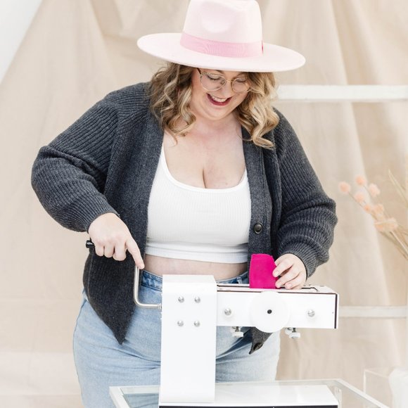 Meet your Posher, Denise - Picture 2 of 4